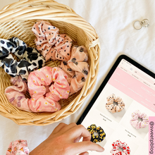 Load image into Gallery viewer, Pink Daisy Scrunchie
